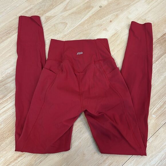 Joja Pocket Spin Leggings in Cardinal Red Size XS - Picture 3 of 5